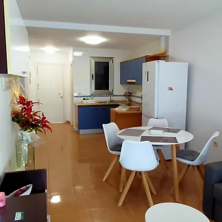 Apartment La Marina 3 *
